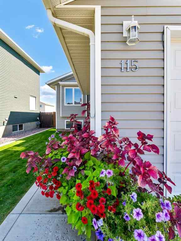 MLS® A2255181 - 115 Ranchman Place NE in Ranchland Medicine Hat, Residential
