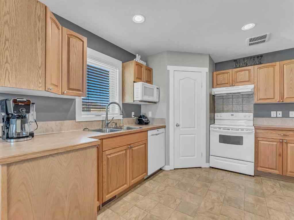 MLS® A2255181 - 115 Ranchman Place NE in Ranchland Medicine Hat, Residential