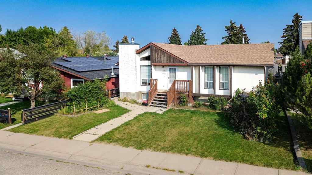 MLS® A2255190 - 5723 55 Street   in NONE Rocky Mountain House, Residential