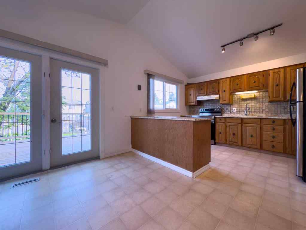 MLS® A2255190 - 5723 55 Street   in NONE Rocky Mountain House, Residential