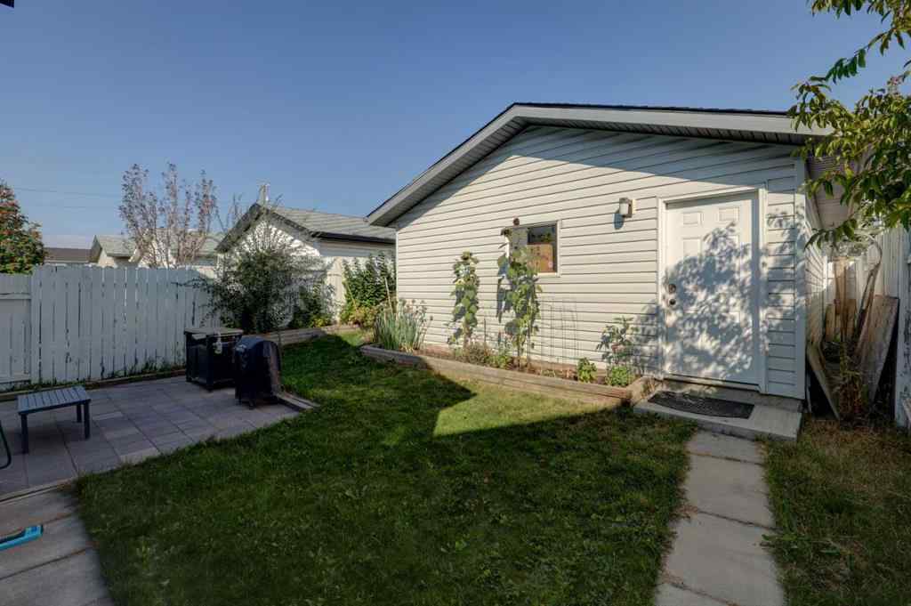 MLS® A2255193 - 246 Arbour Grove Close NW in Arbour Lake Calgary, Residential