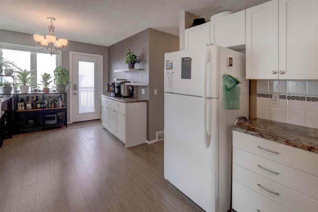 MLS® A2255193 - 246 Arbour Grove Close NW in Arbour Lake Calgary, Residential