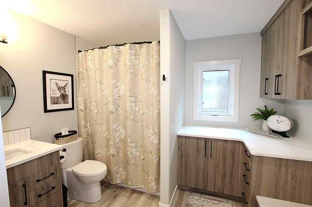 MLS® A2255197 - 108 Marina Bay Court  in Marina Bay Sylvan Lake, Residential
