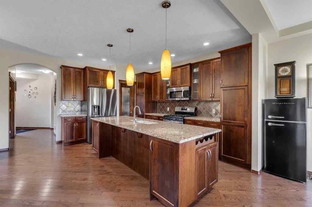 MLS® A2255201 - 126 Tuscany Summit Heath NW in Tuscany Calgary, Residential