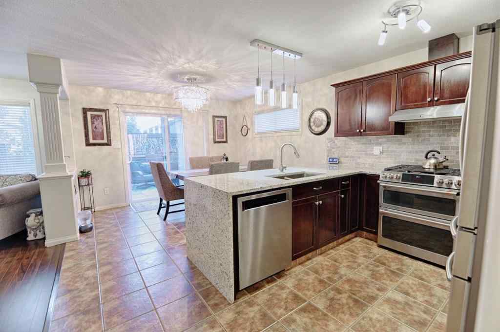 MLS® A2255204 - 420 Silkstone Crescent W in Copperwood Lethbridge, Residential