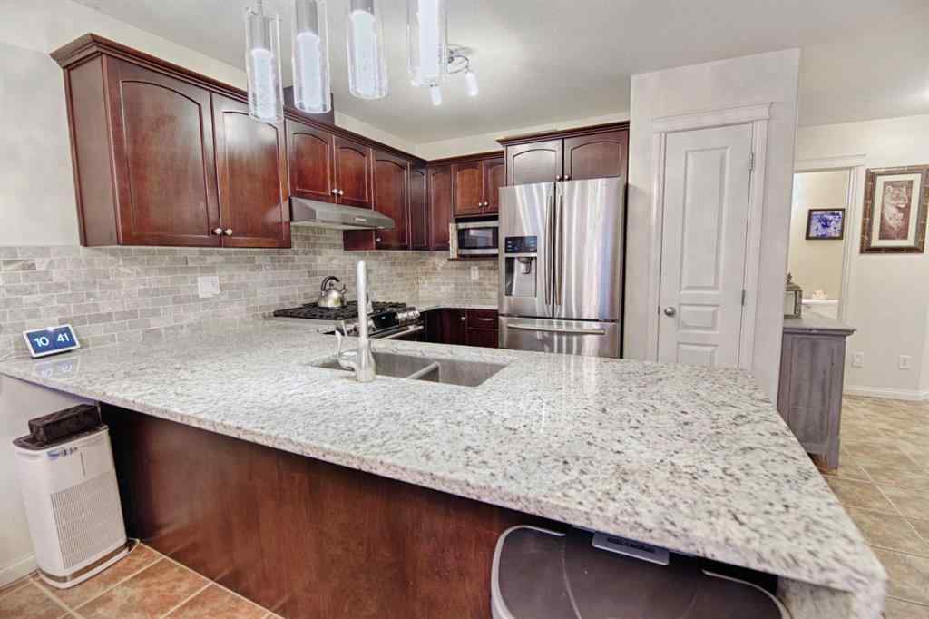MLS® A2255204 - 420 Silkstone Crescent W in Copperwood Lethbridge, Residential