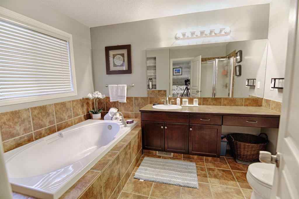 MLS® A2255204 - 420 Silkstone Crescent W in Copperwood Lethbridge, Residential