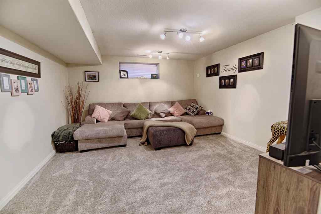 MLS® A2255204 - 420 Silkstone Crescent W in Copperwood Lethbridge, Residential
