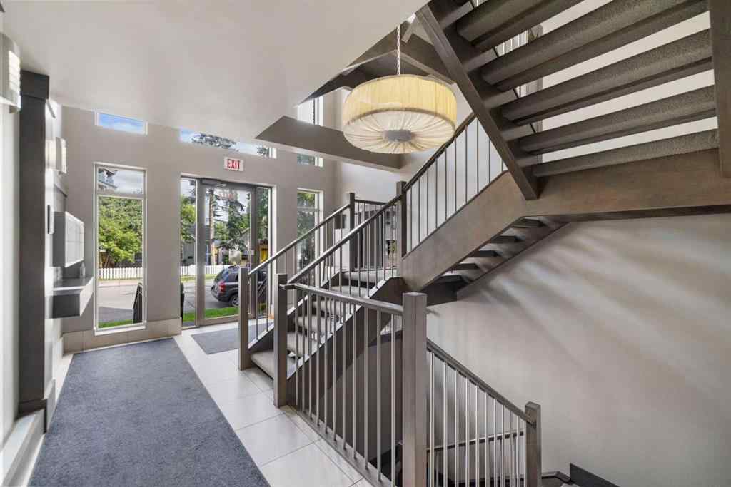 MLS® A2255205 - Unit #204 1407 Kensington Close NW in Hillhurst Calgary, Residential