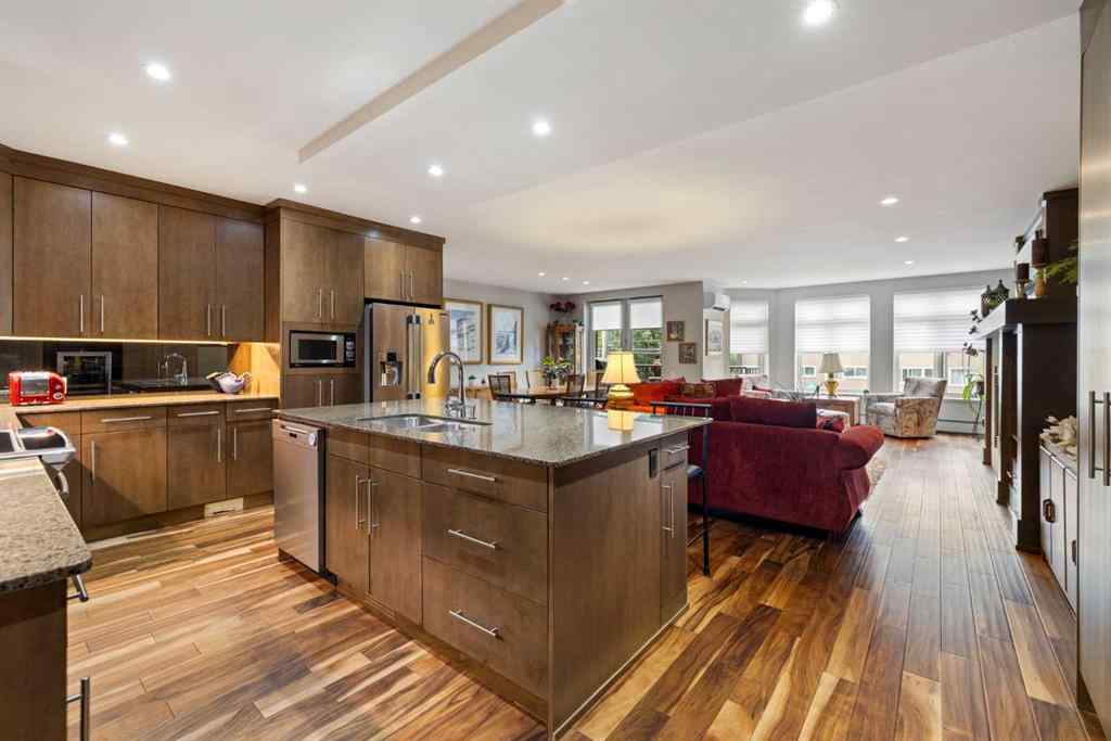 MLS® A2255205 - Unit #204 1407 Kensington Close NW in Hillhurst Calgary, Residential