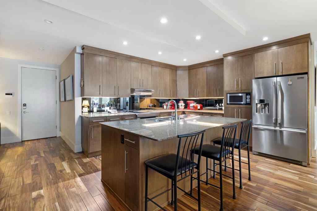 MLS® A2255205 - Unit #204 1407 Kensington Close NW in Hillhurst Calgary, Residential