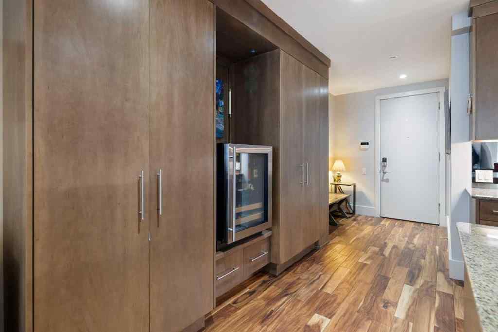 MLS® A2255205 - Unit #204 1407 Kensington Close NW in Hillhurst Calgary, Residential
