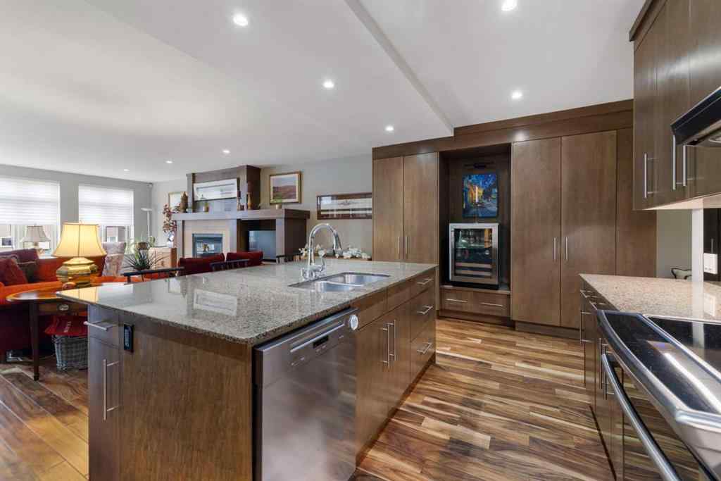MLS® A2255205 - Unit #204 1407 Kensington Close NW in Hillhurst Calgary, Residential