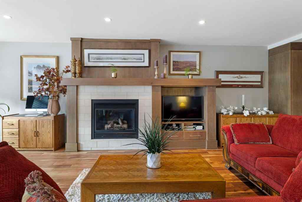 MLS® A2255205 - Unit #204 1407 Kensington Close NW in Hillhurst Calgary, Residential