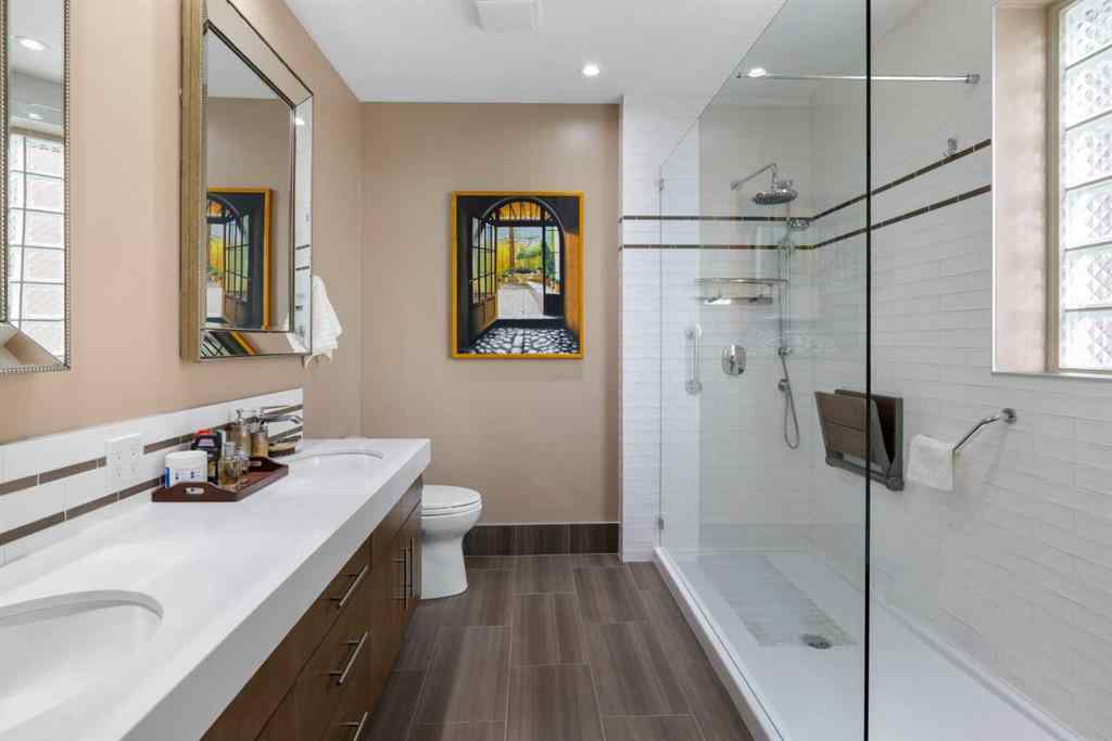 MLS® A2255205 - Unit #204 1407 Kensington Close NW in Hillhurst Calgary, Residential