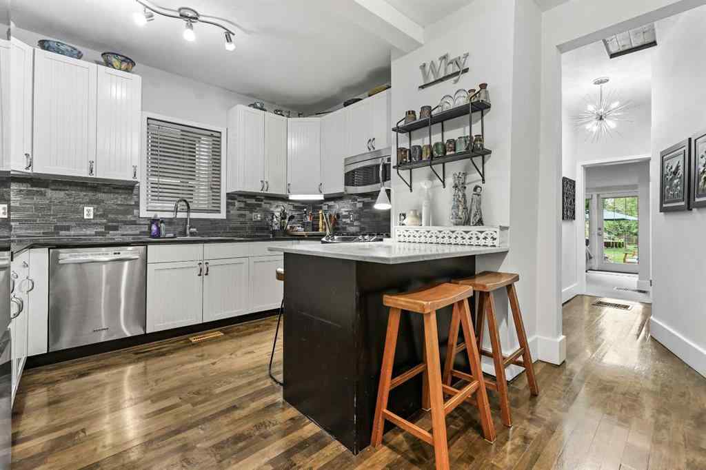 MLS® A2255206 - 447 Marsh Road NE in Crescent Heights Calgary, Residential
