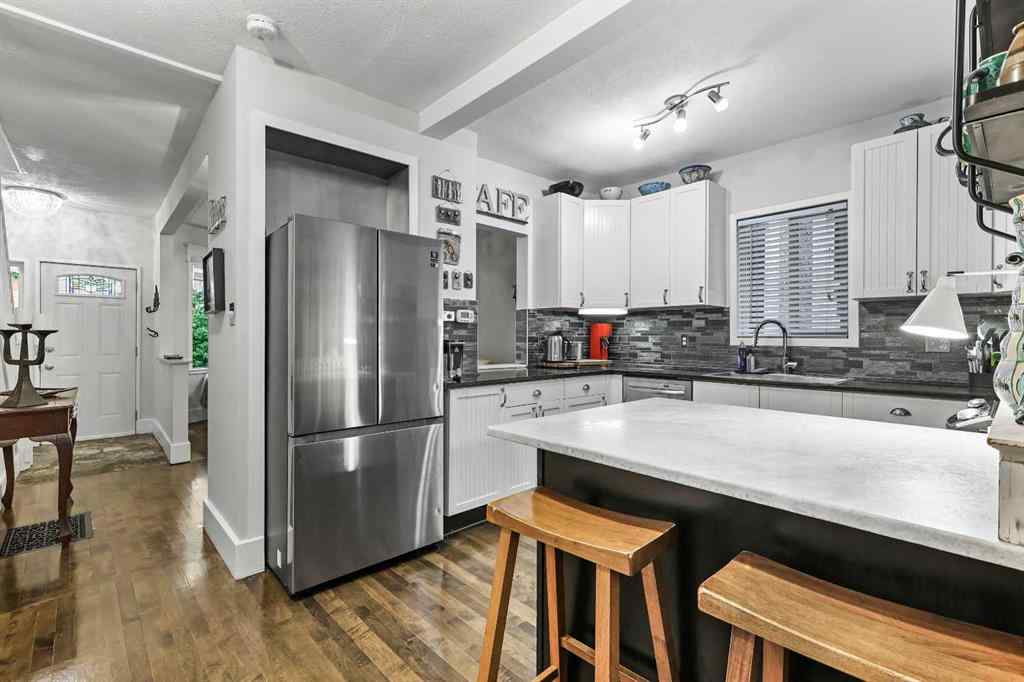 MLS® A2255206 - 447 Marsh Road NE in Crescent Heights Calgary, Residential
