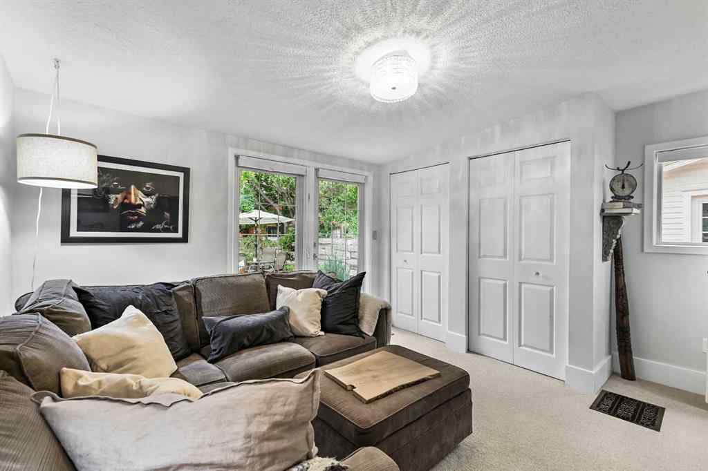 MLS® A2255206 - 447 Marsh Road NE in Crescent Heights Calgary, Residential