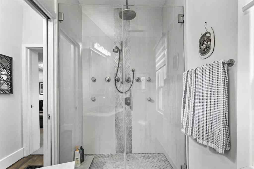 MLS® A2255206 - 447 Marsh Road NE in Crescent Heights Calgary, Residential