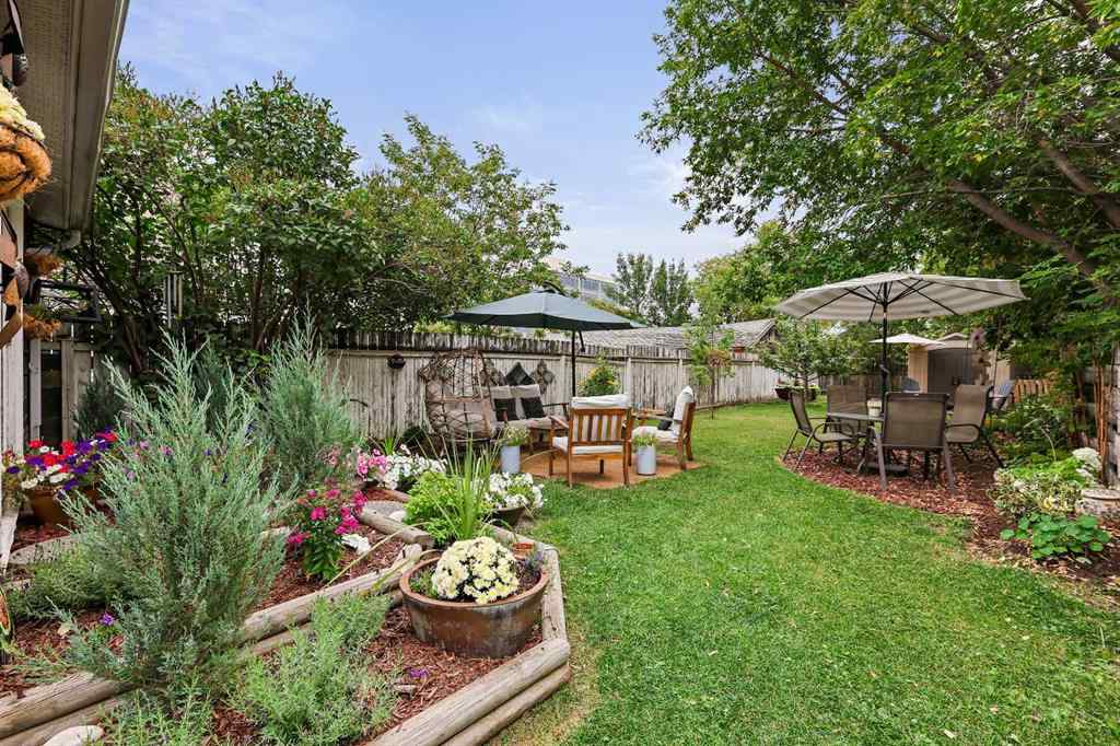 MLS® A2255206 - 447 Marsh Road NE in Crescent Heights Calgary, Residential