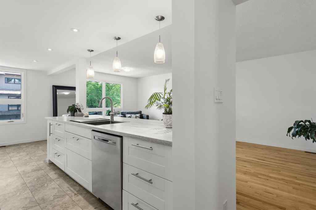 MLS® A2255220 - 2 Canterbury Gardens SW in Canyon Meadows Calgary, Residential
