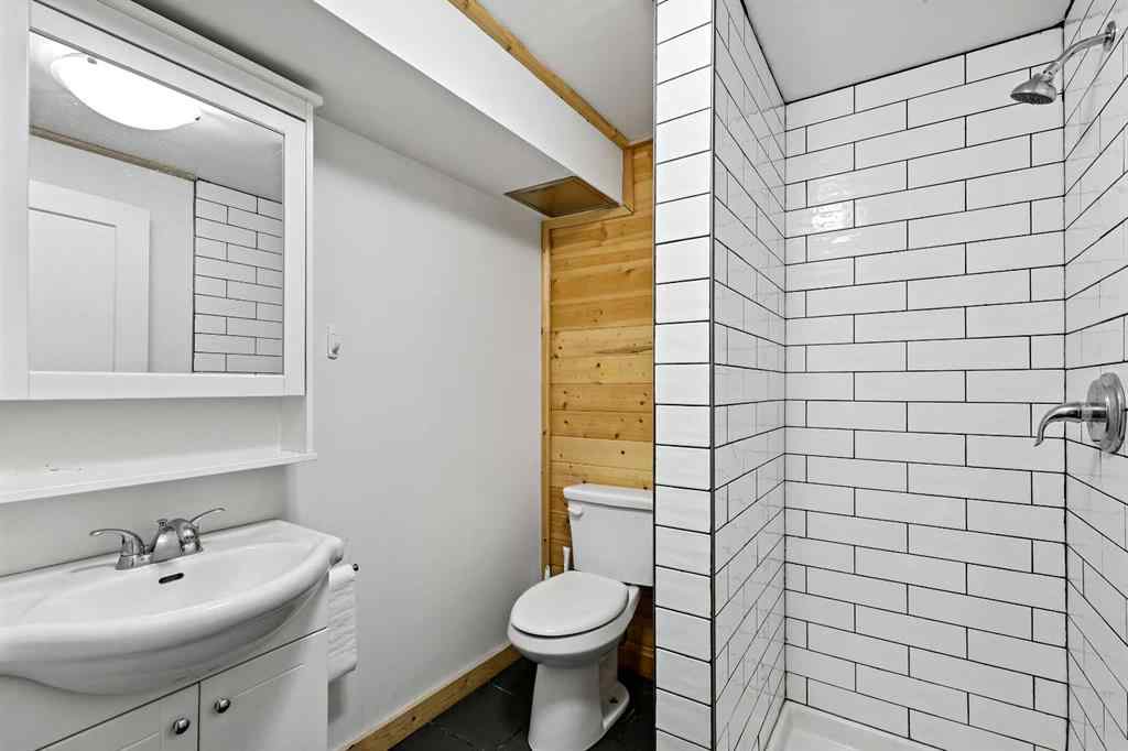 MLS® A2255221 - 3122 42 Street SW in Glenbrook Calgary, Residential