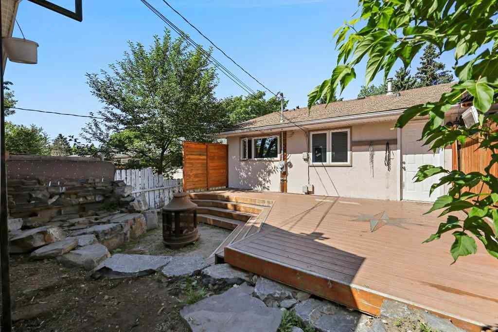 MLS® A2255221 - 3122 42 Street SW in Glenbrook Calgary, Residential