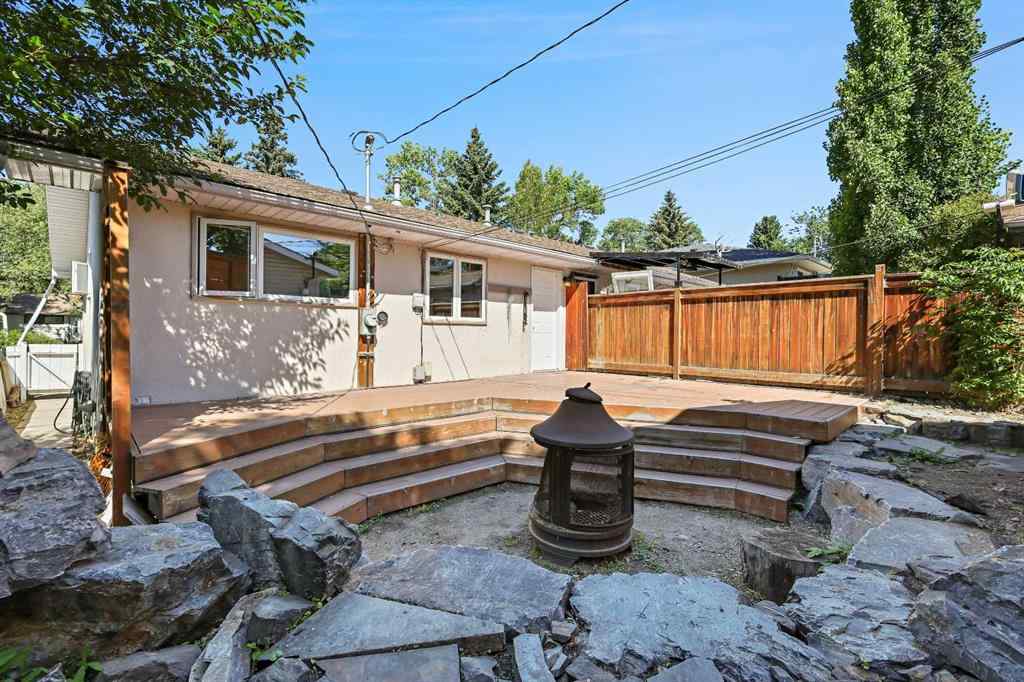 MLS® A2255221 - 3122 42 Street SW in Glenbrook Calgary, Residential