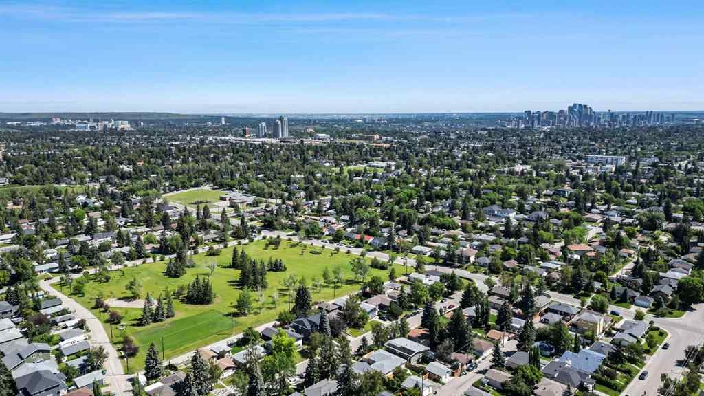 MLS® A2255221 - 3122 42 Street SW in Glenbrook Calgary, Residential