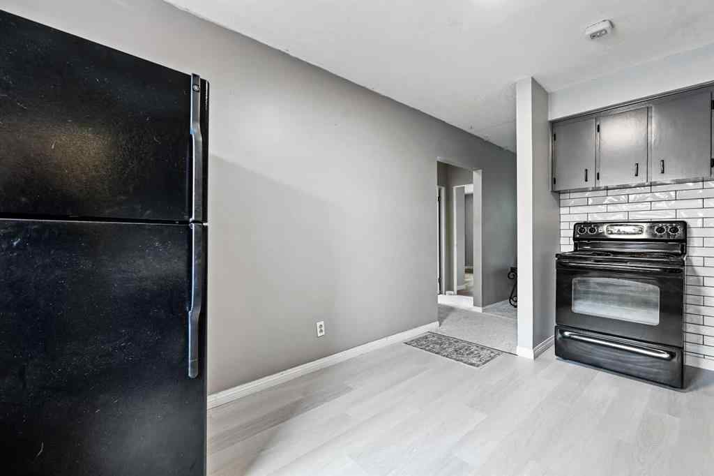 MLS® A2255221 - 3122 42 Street SW in Glenbrook Calgary, Residential