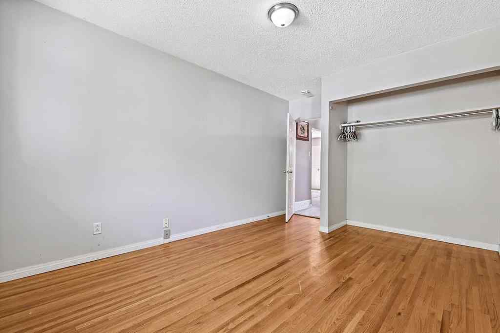 MLS® A2255221 - 3122 42 Street SW in Glenbrook Calgary, Residential