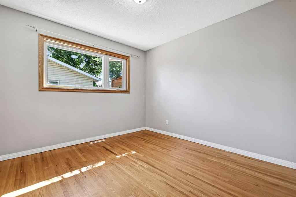 MLS® A2255221 - 3122 42 Street SW in Glenbrook Calgary, Residential