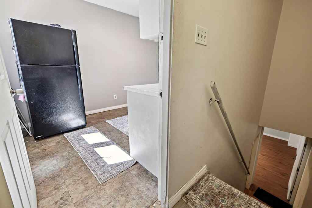MLS® A2255221 - 3122 42 Street SW in Glenbrook Calgary, Residential