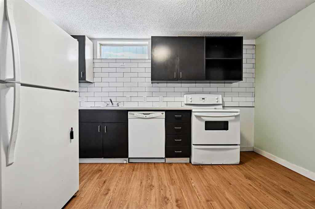MLS® A2255221 - 3122 42 Street SW in Glenbrook Calgary, Residential