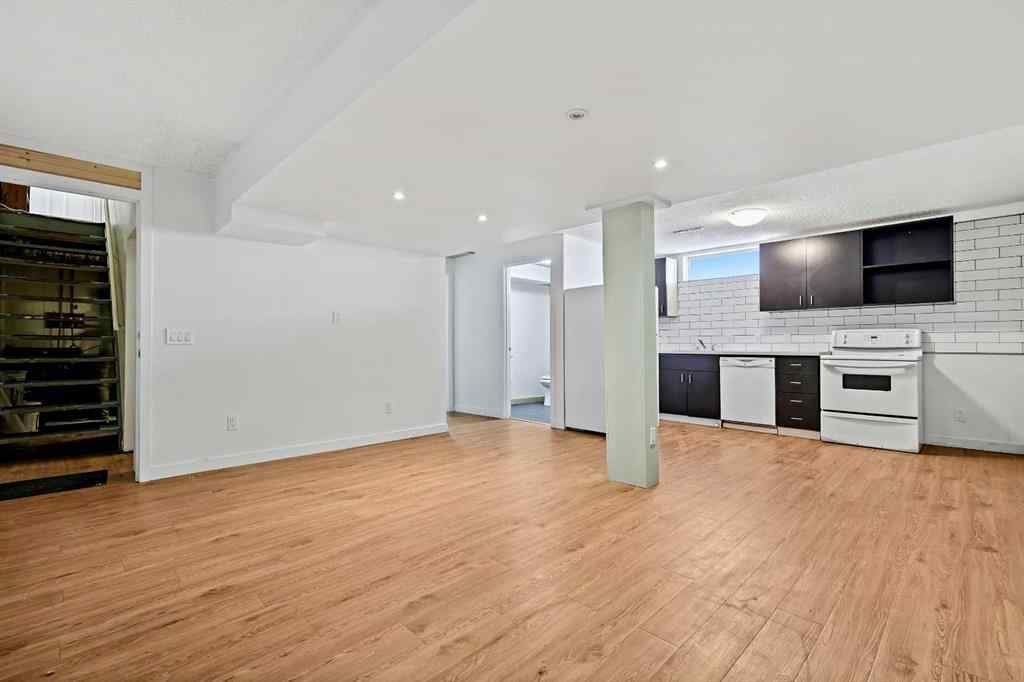 MLS® A2255221 - 3122 42 Street SW in Glenbrook Calgary, Residential