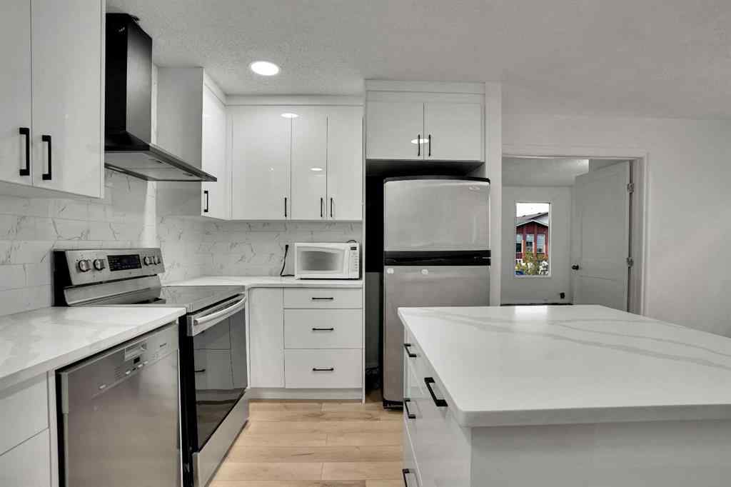 MLS® A2255227 - 537 Whiteland Drive NE in Whitehorn Calgary, Residential