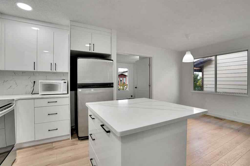 MLS® A2255227 - 537 Whiteland Drive NE in Whitehorn Calgary, Residential