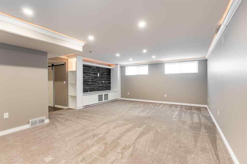 MLS® A2255228 - 44 Hamptons Crescent SE in SE Southridge Medicine Hat, Residential