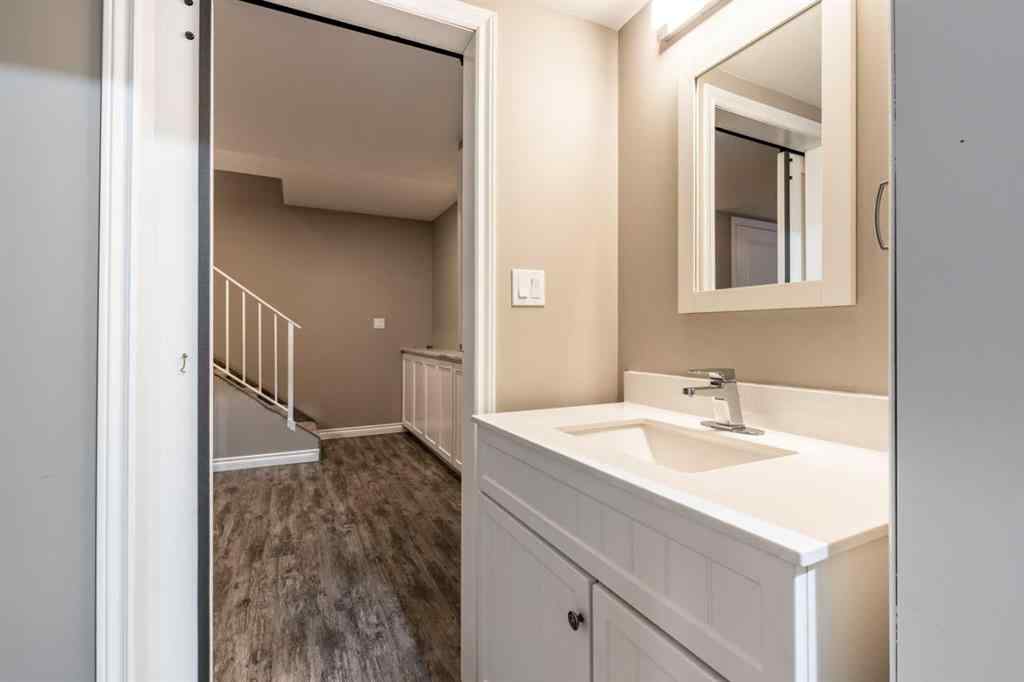 MLS® A2255228 - 44 Hamptons Crescent SE in SE Southridge Medicine Hat, Residential