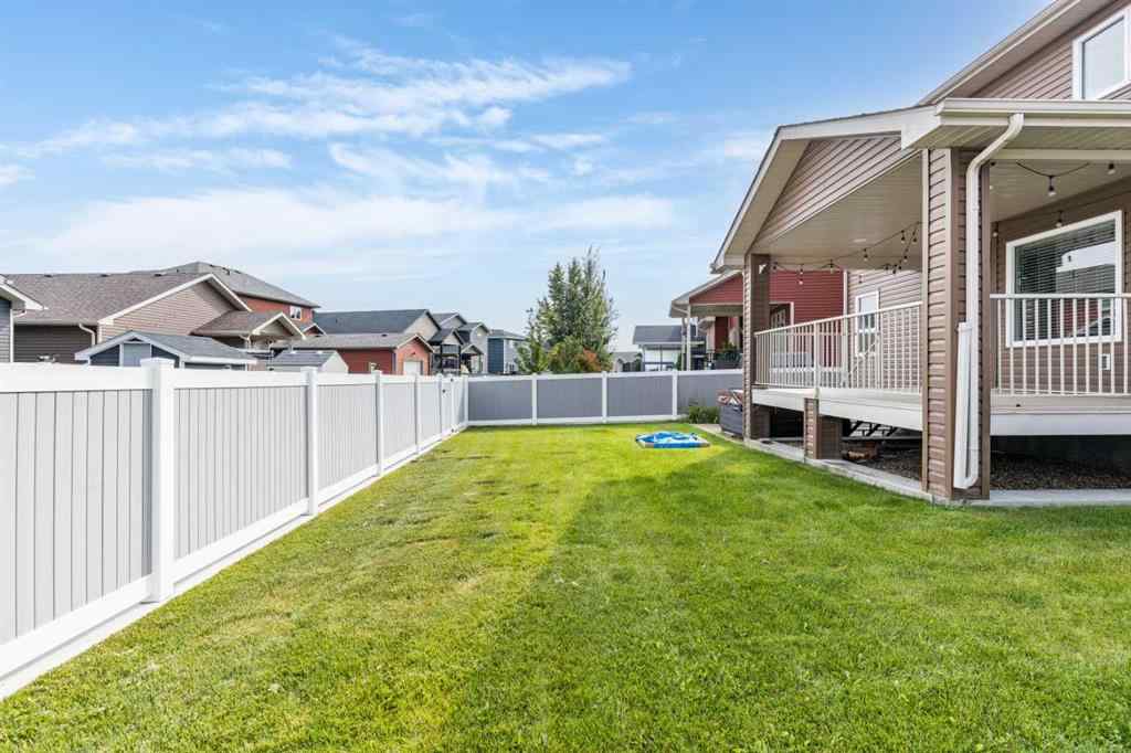 MLS® A2255228 - 44 Hamptons Crescent SE in SE Southridge Medicine Hat, Residential