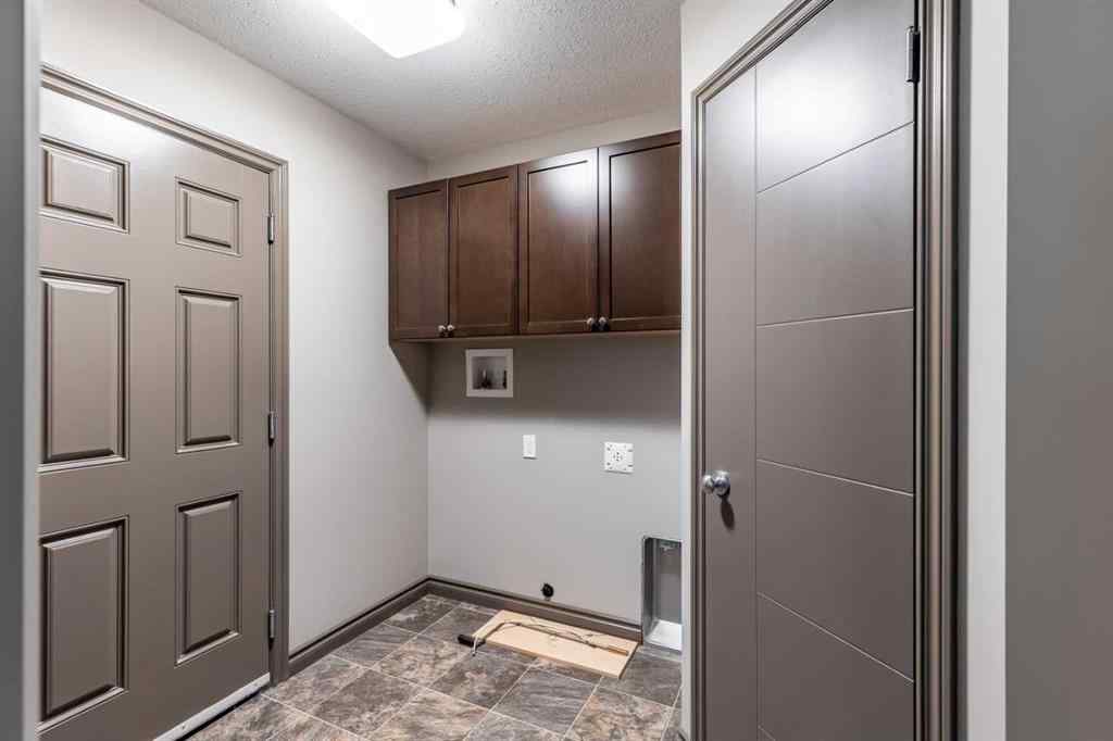MLS® A2255228 - 44 Hamptons Crescent SE in SE Southridge Medicine Hat, Residential
