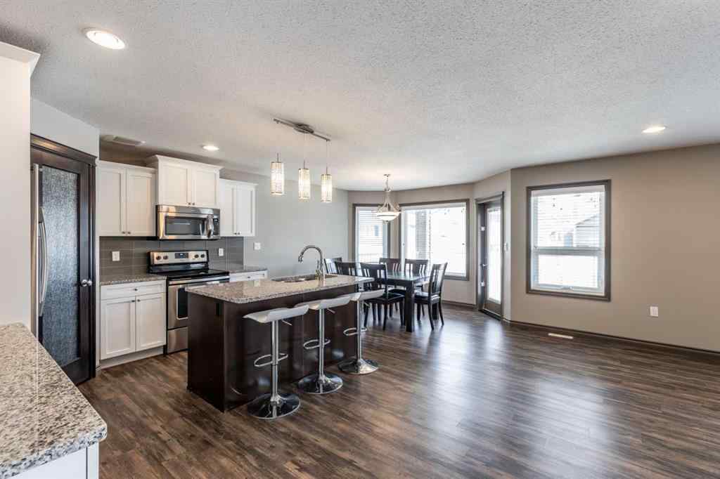 MLS® A2255228 - 44 Hamptons Crescent SE in SE Southridge Medicine Hat, Residential