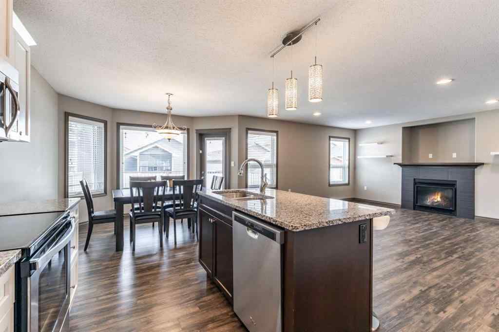 MLS® A2255228 - 44 Hamptons Crescent SE in SE Southridge Medicine Hat, Residential