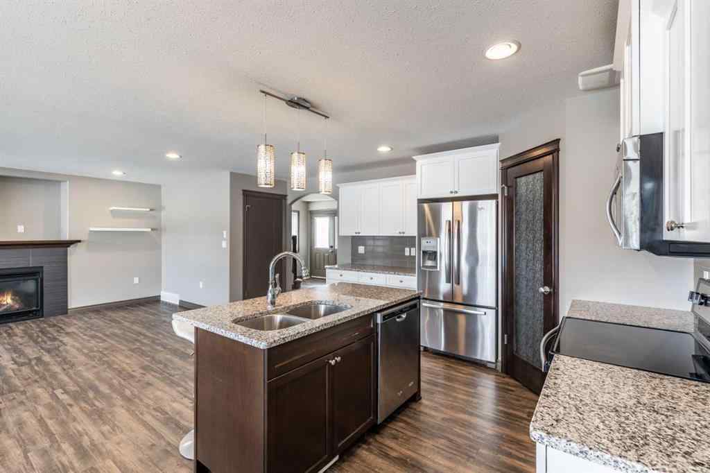 MLS® A2255228 - 44 Hamptons Crescent SE in SE Southridge Medicine Hat, Residential