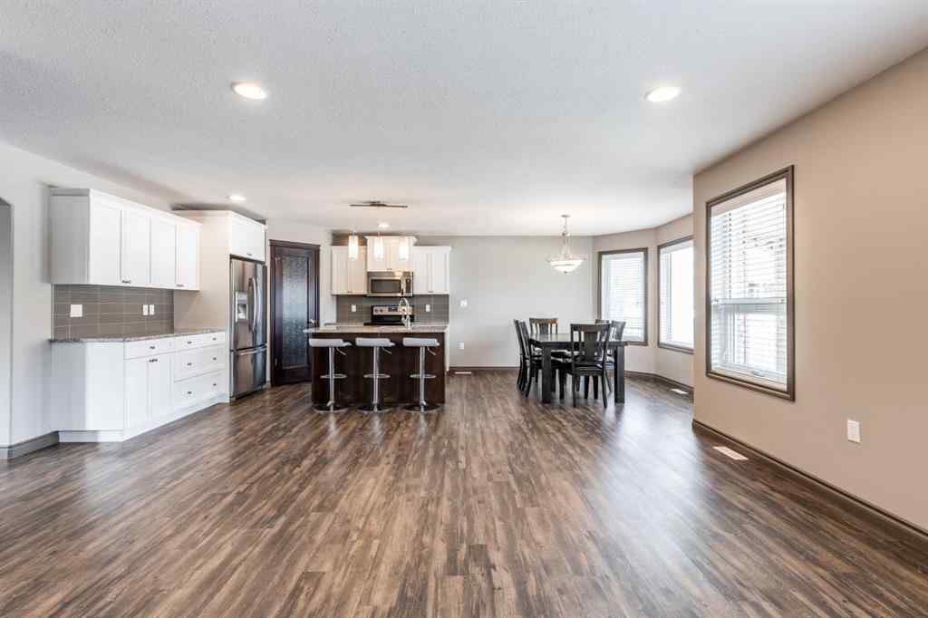 MLS® A2255228 - 44 Hamptons Crescent SE in SE Southridge Medicine Hat, Residential