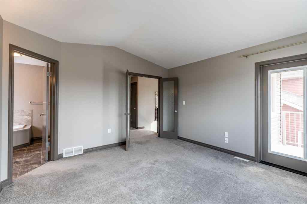 MLS® A2255228 - 44 Hamptons Crescent SE in SE Southridge Medicine Hat, Residential