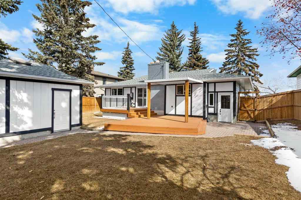 MLS® A2255231 - 1040 Lake Ontario Drive SE in Lake Bonavista Calgary, Residential