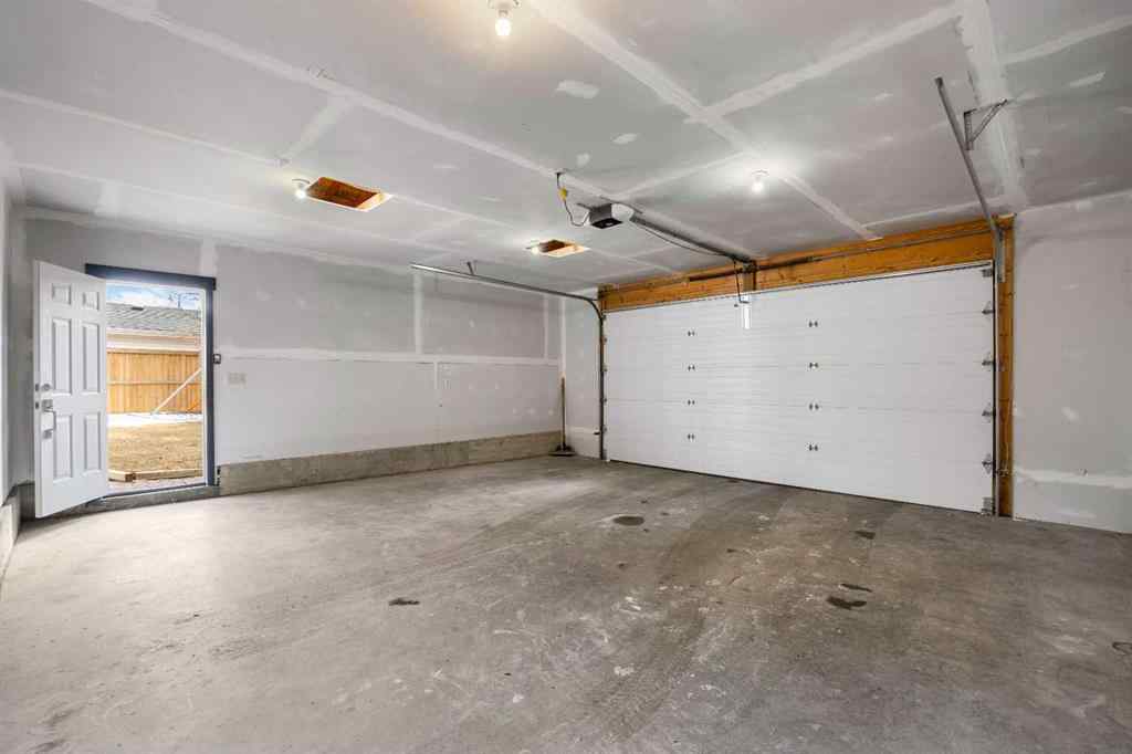 MLS® A2255231 - 1040 Lake Ontario Drive SE in Lake Bonavista Calgary, Residential