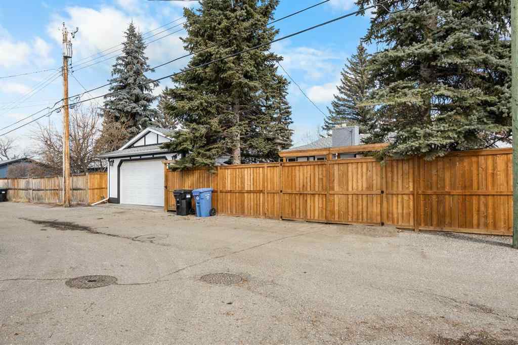 MLS® A2255231 - 1040 Lake Ontario Drive SE in Lake Bonavista Calgary, Residential
