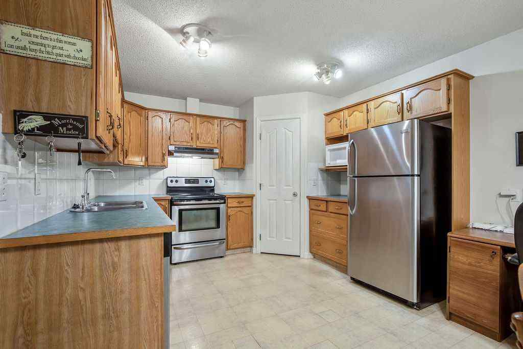MLS® A2255248 - 1926/1928 32 Street SW in Killarney/Glengarry Calgary, Multi-Family